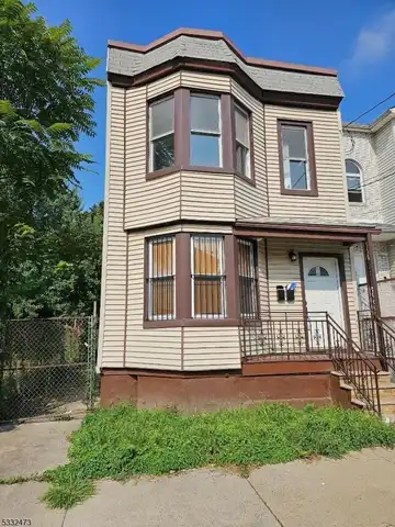 583 S 19th St, Newark, NJ 07103