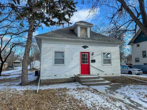 830 Iowa Ave SE, Huron, SD 57350