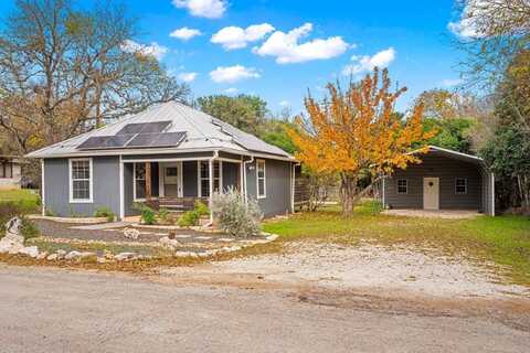 810 14th St, Bandera, TX 78003