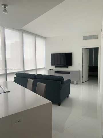 851 NE 1st Ave, Miami, FL 33132
