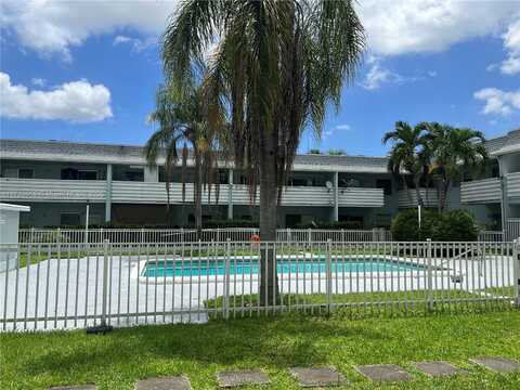 4251 NW 5th St, Plantation, FL 33317