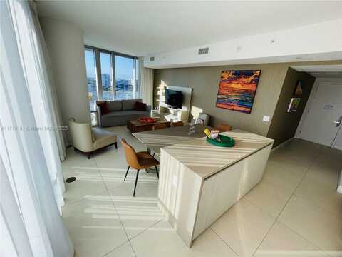 undefined, Hollywood, FL 33019