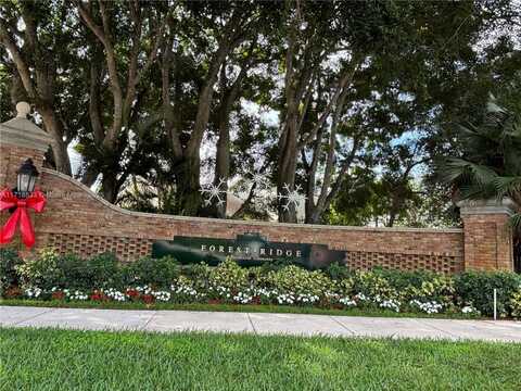 8851 N Lake Park Cir N, Davie, FL 33328