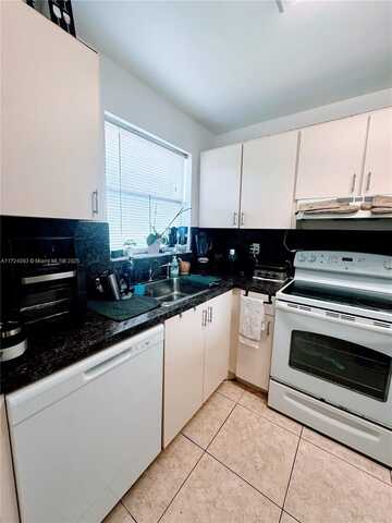 8500 Sunrise Lakes Blvd, Sunrise, FL 33322