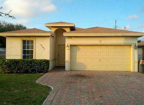 2241 NW 4th Ct, Pompano Beach, FL 33069