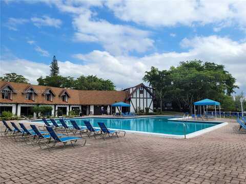 3750 Inverrary Dr, Lauderhill, FL 33319