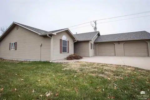 3953 Forrest Lane, Manhattan, KS 66502