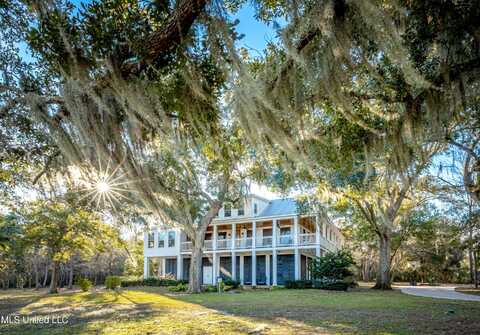 1420 Elizabeth Street, Ocean Springs, MS 39564