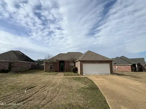 325 E Magnolia Place, Pearl, MS 39208