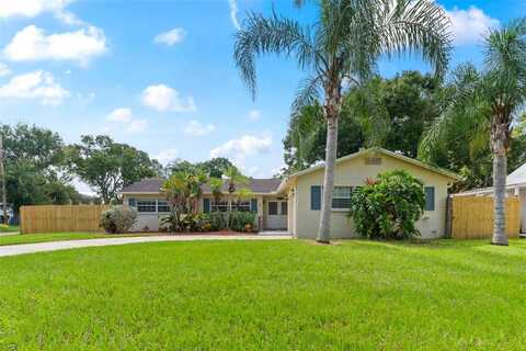 8402 BEDFORD LANE, TAMPA, FL 33615