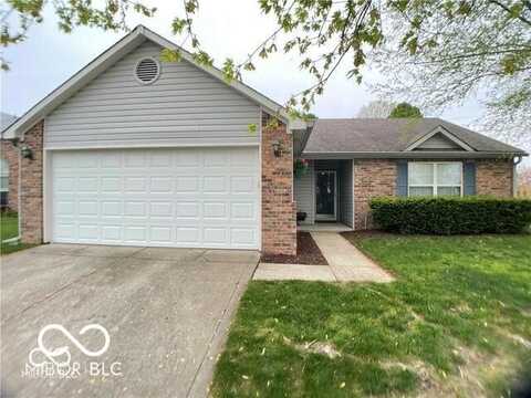 825 Queensgate Drive, Greenwood, IN 46143