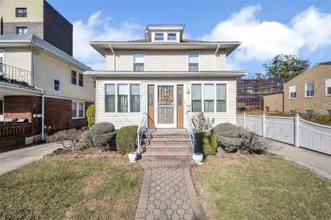 55 Spooner Street, Floral Park, NY 11001