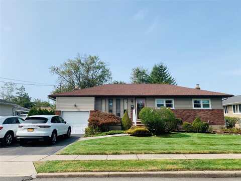 29 Martin Place, Syosset, NY 11791