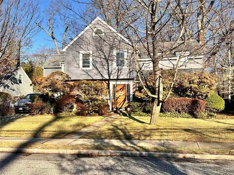 180 Moore Avenue, Freeport, NY 11520
