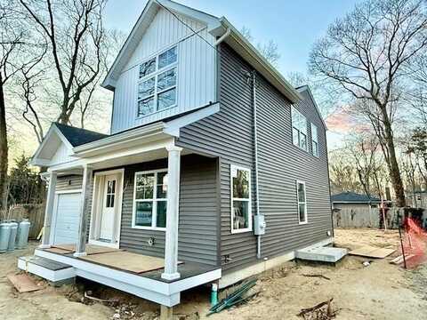 27 Pinewood Drive, Shirley, NY 11967