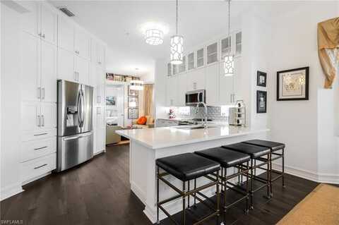 700 Bentwater, NAPLES, FL 34108