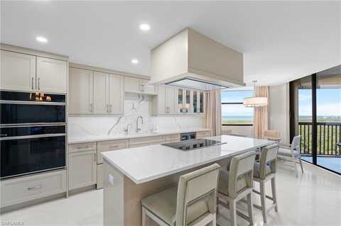 6075 Pelican Bay, NAPLES, FL 34108