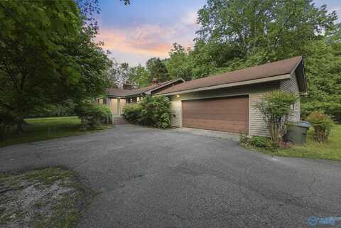 12303 N Shawdee Road, Huntsville, AL 35803