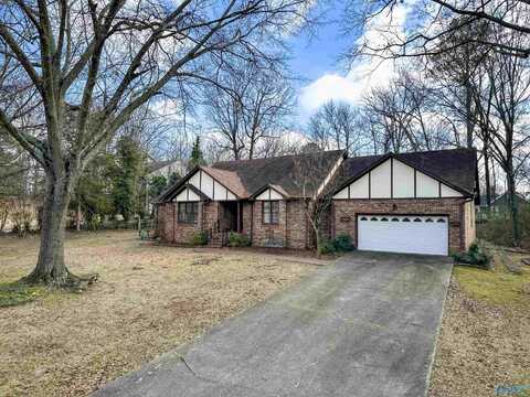 3211 Trails End SW, Decatur, AL 35603