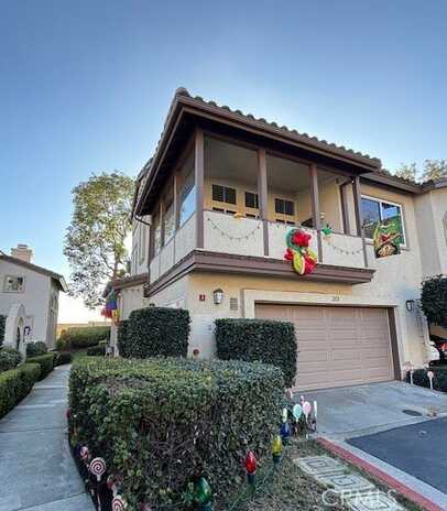 20 Tierra Seguro, Rancho Santa Margarita, CA 92688