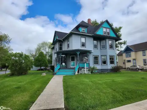 832 High Street, Grinnell, IA 50112