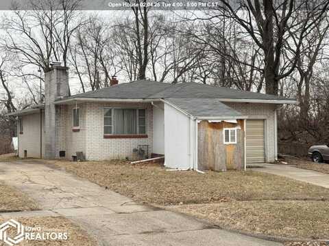 117 S 8Th Street, Burlington, IA 52601