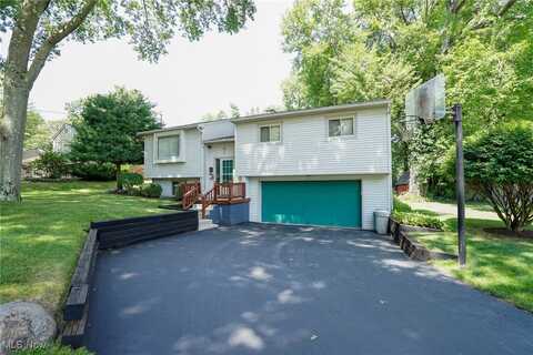 16 Mary Ann Lane, Youngstown, OH 44511