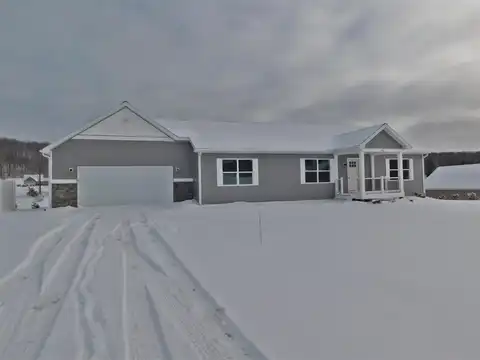 3967 Leslie, Petoskey, MI 49770