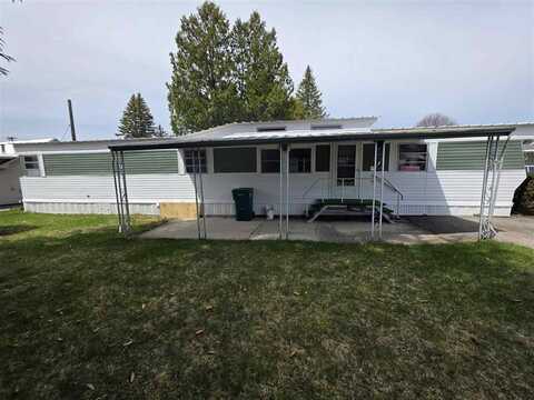 526 N Lake, Boyne City, MI 49712
