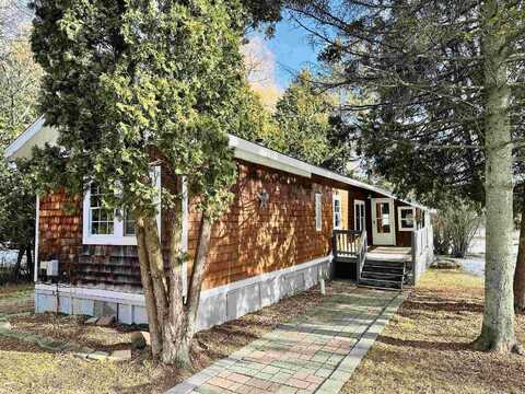 30 Allen Road, Grand Isle, VT 05458