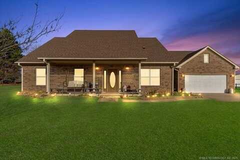 9020 S 446 Road, Locust Grove, OK 74352