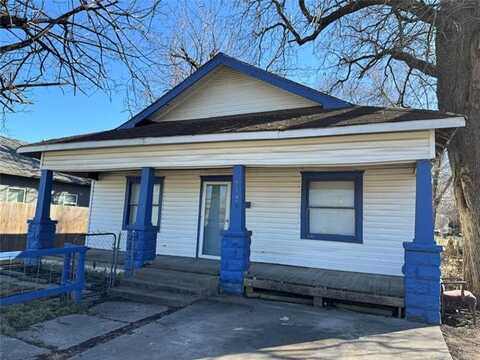 812 W 6th Street, Okmulgee, OK 74447