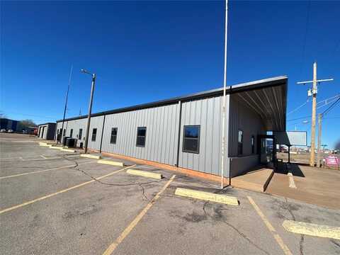 108 W 12th Street, Elk City, OK 73644