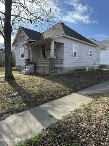 102 Connor Avenue, Joplin, MO 64801