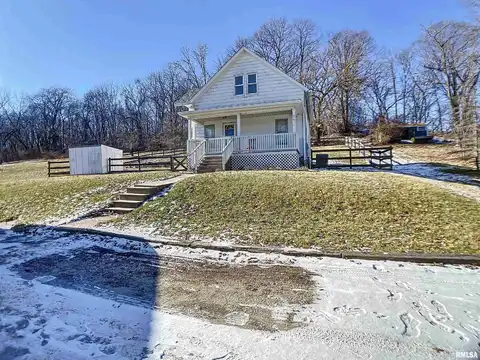 502 S 2ND Avenue, Carbon Cliff, IL 61239