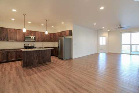 495 Bedrock Loop, West Richland, WA 99353