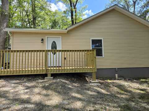 126 Evergreen Drive, Bushkill, PA 18324