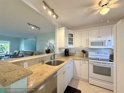5151 W Oakland Park Blvd, Lauderdale Lakes, FL 33313