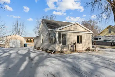 712 W 4TH Avenue, OSHKOSH, WI 54902