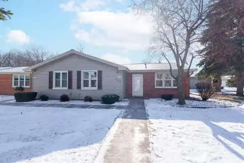 937 S WEST Court, APPLETON, WI 54915