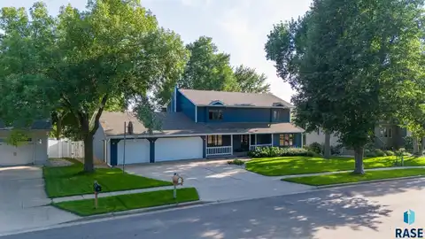 2634 E Regency Ct, Sioux Falls, SD 57103