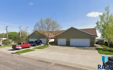 3403 3403-3409 W 93rd St, Sioux Falls, SD 57108