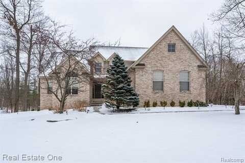 5546 PLANTATION Drive, Commerce Township, MI 48382