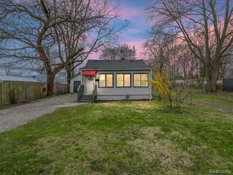 4957 ASHLEY Street, Grosse Pointe, MI 48236