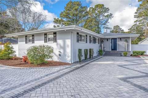 737 N Great Neck Road, Virginia Beach, VA 23454