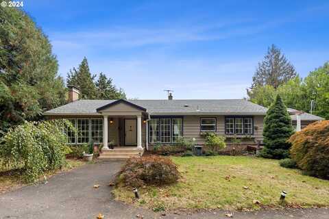 7450 SW CANYON RD, Portland, OR 97225