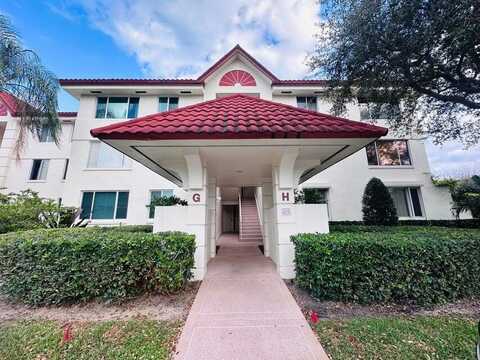 104 Half Moon Circle, Hypoluxo, FL 33462