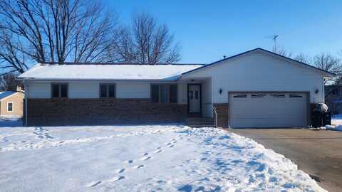 1401 Westborough Ct, Newton, KS 67114