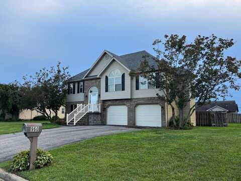 960 S Goldenrod Lane, Hanover, IN 47243