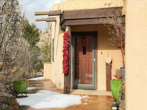 678 La Viveza Ct, Santa Fe, NM 87501